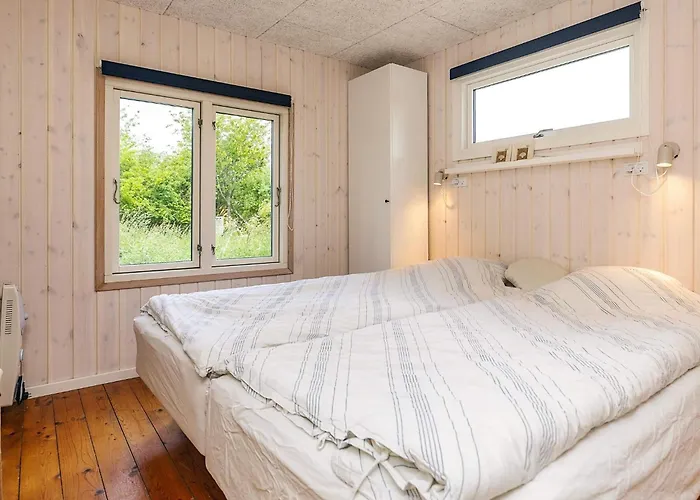 4 Person In Hjorring-by Traum Feriehus Lønstrup